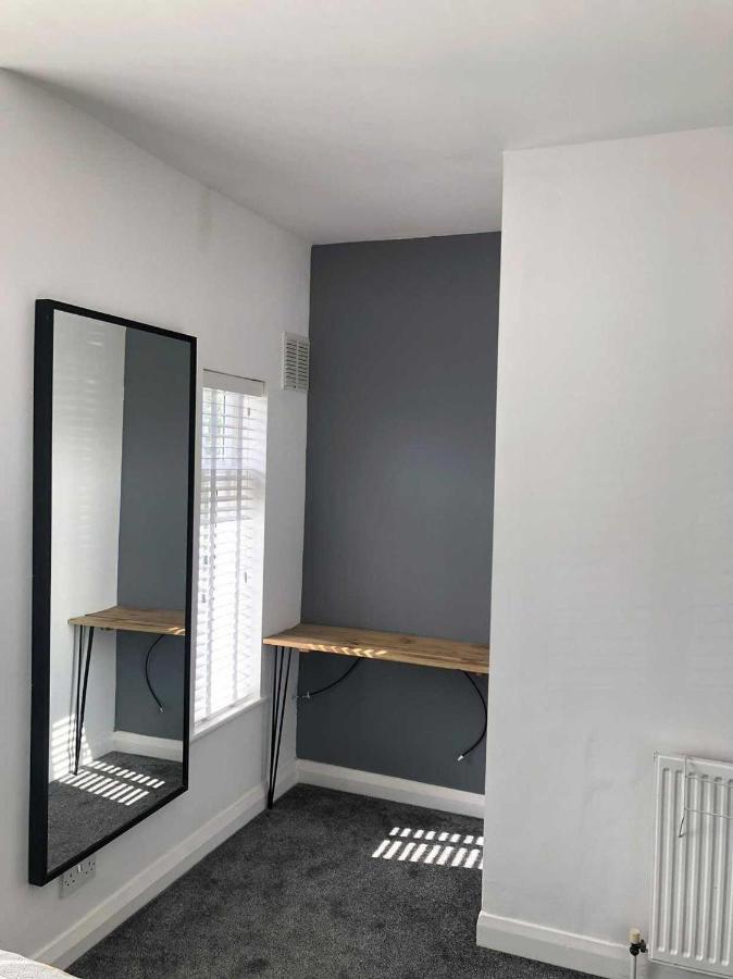 Entire Residential With Parking * Kingston upon Hull